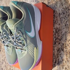 Nike Air Zoom G T Cut Academy Size 11